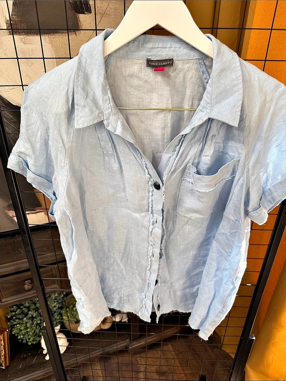 Vince Camuto Short Sleeve Linen2
12 Button Down in Blue Size Medium